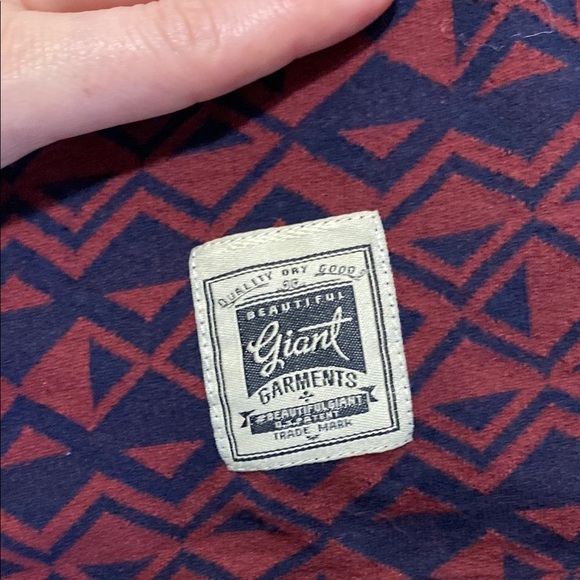 Beautiful Giant Boho Maroon and Blue Geometric Short Sleeve Tee Size XL - Picture 5 of 15